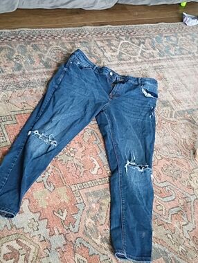 Old Navy Women's Skinny Jeans in Dark Blue with Distressed Knees